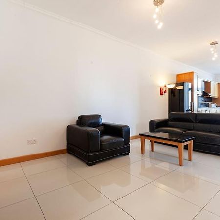 Comfortable Penthouse, Served With Lift, Wifi & Ac By 360 Estates Gzira Esterno foto