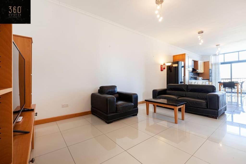 Comfortable Penthouse, Served With Lift, Wifi & Ac By 360 Estates Gzira Esterno foto