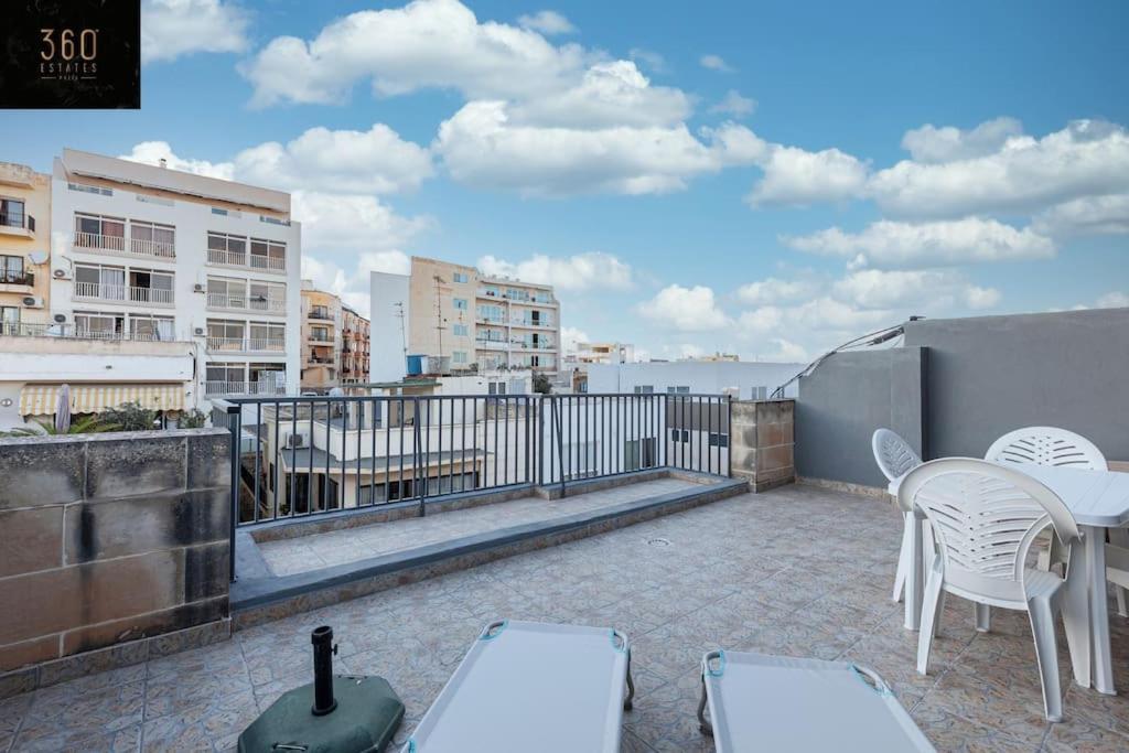 Comfortable Penthouse, Served With Lift, Wifi & Ac By 360 Estates Gzira Esterno foto